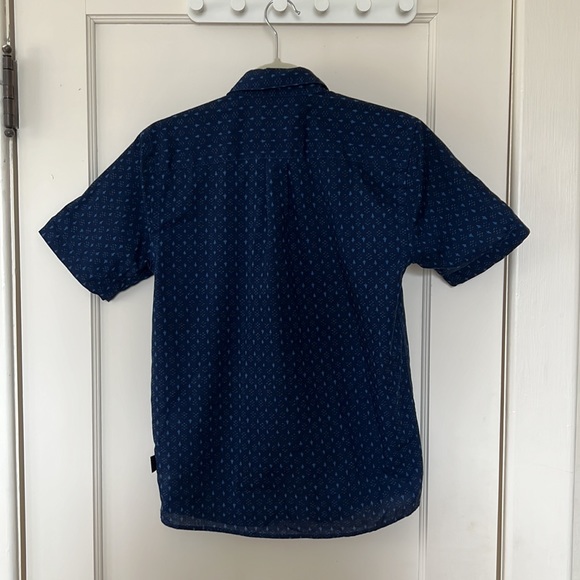 Patagonia Men’s XS short sleeved collared cotton shirt - Picture 2 of 5